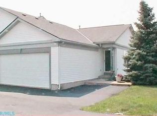 1060 Watkins Glen Ct, Marysville, OH 43040