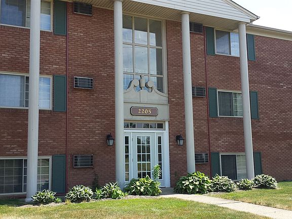 3rd image of 2211 Tower Blvd APT 813