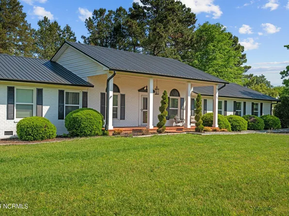 138 W Shenandoah Road, West End, NC 27376