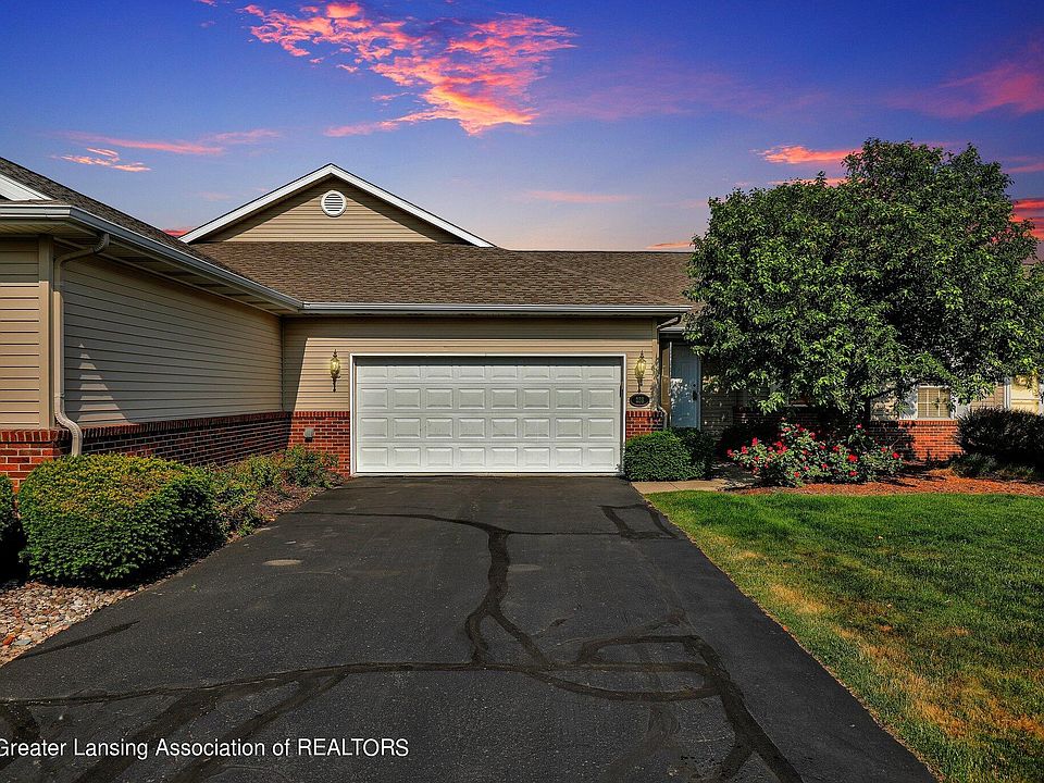 1st image of 288 Barrington Cir
