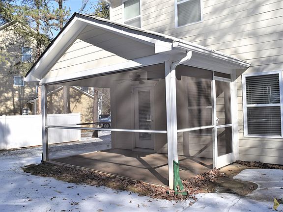 3rd image of 15610 Pine Glen Ct