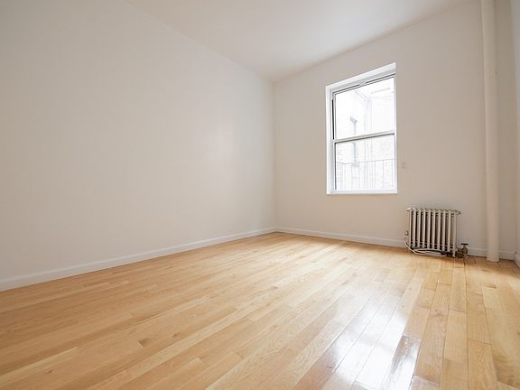 2nd image of 149 Elizabeth St APT B7