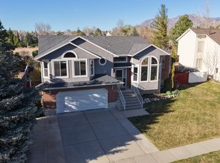 1447 E Edgecliff Dr, Sandy, UT 84092
