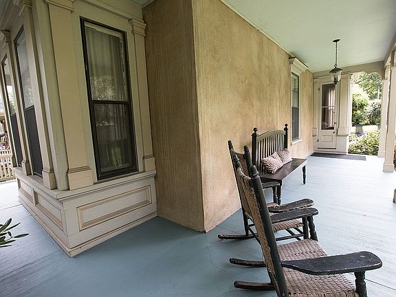 3rd image of 39 Voorhis Ave