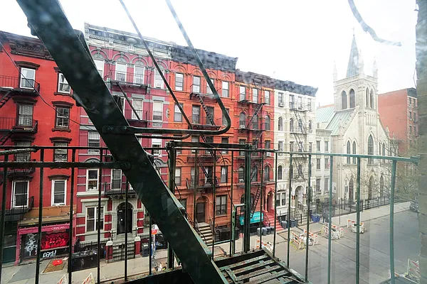 Rented by Renetta Real Estate | media 44