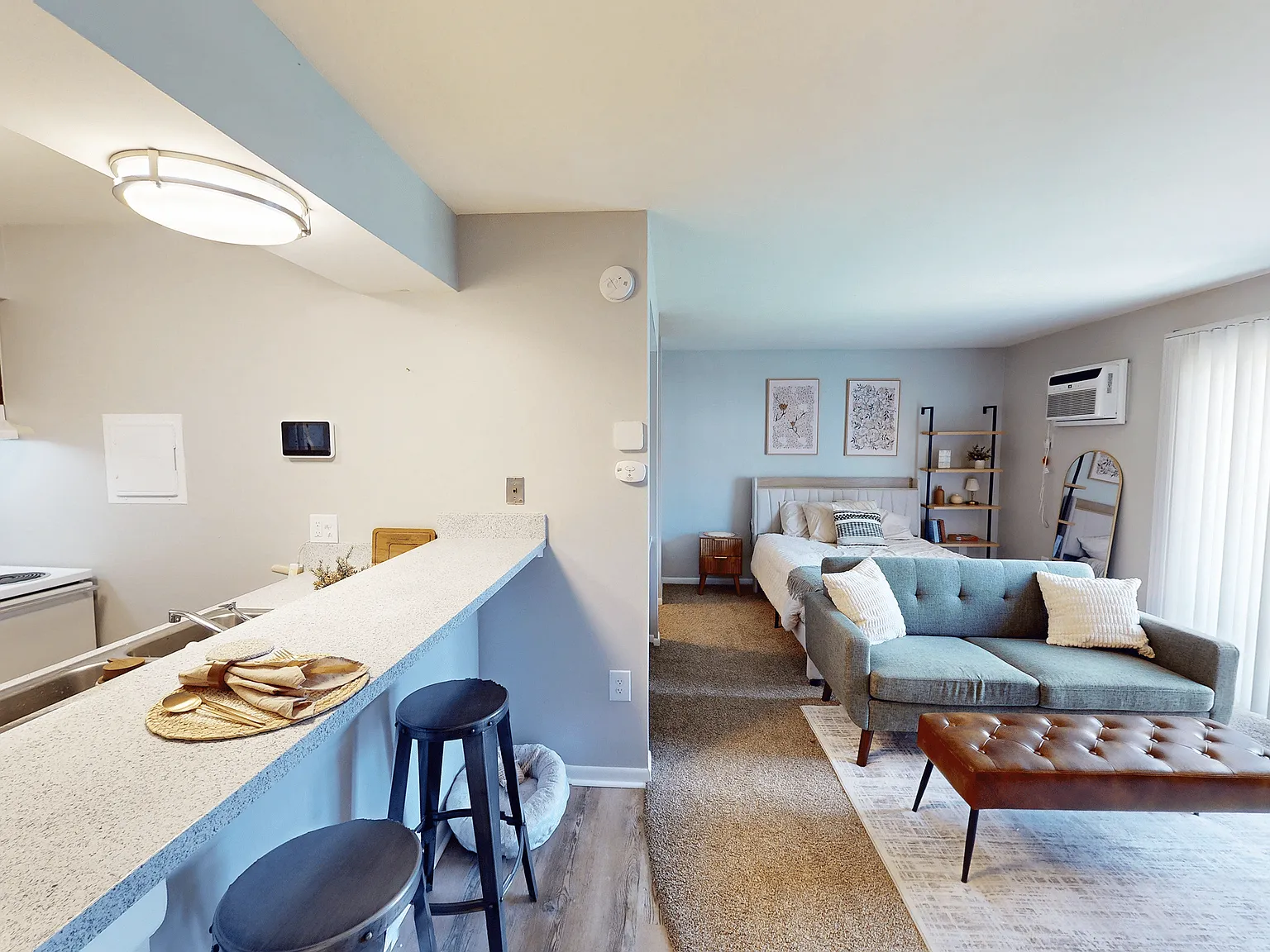 Eastland Apartments — Photo 2