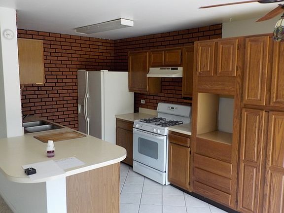 2nd image of 725 Weymouth Cir