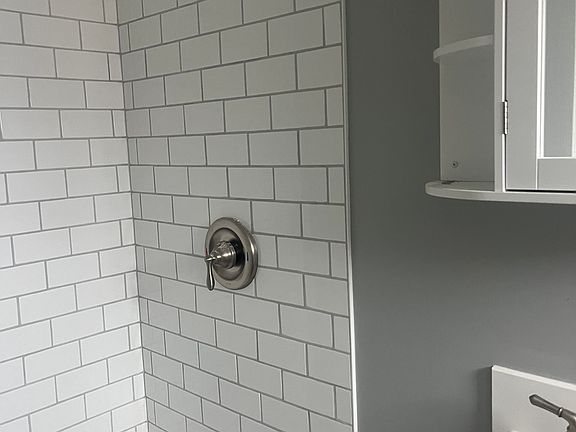 3rd image of 2019 Quail St APT 5