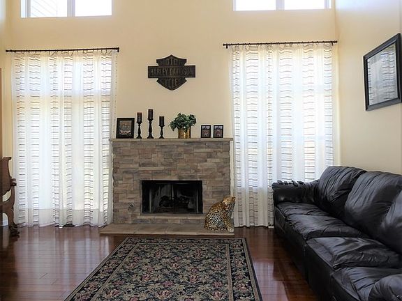 4th image of 341 S Jewel Ct