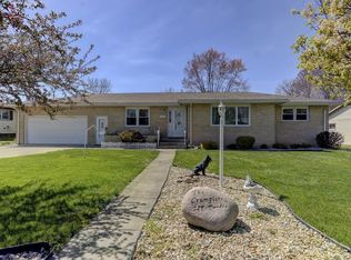 1015 N State St, Lincoln, IL 62656