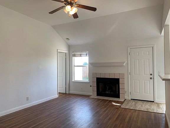 5th image of 210 Evergreen Cir
