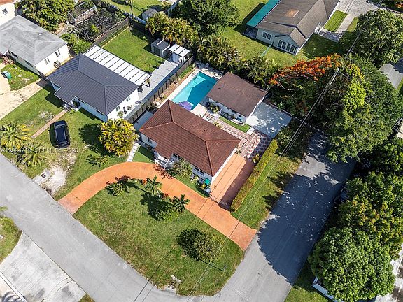 3rd image of 6801 SW 27th St