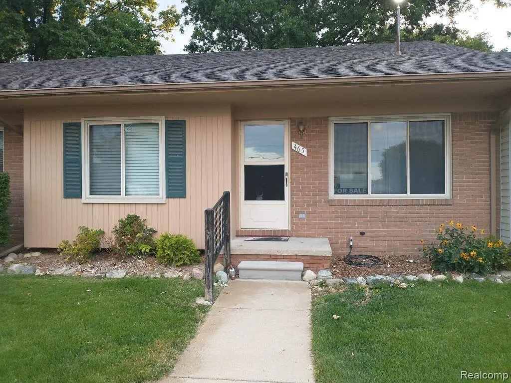 465 Fairgrove St photo 1