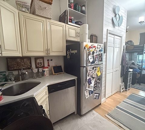 4th image of 416 E 78th St APT 1B