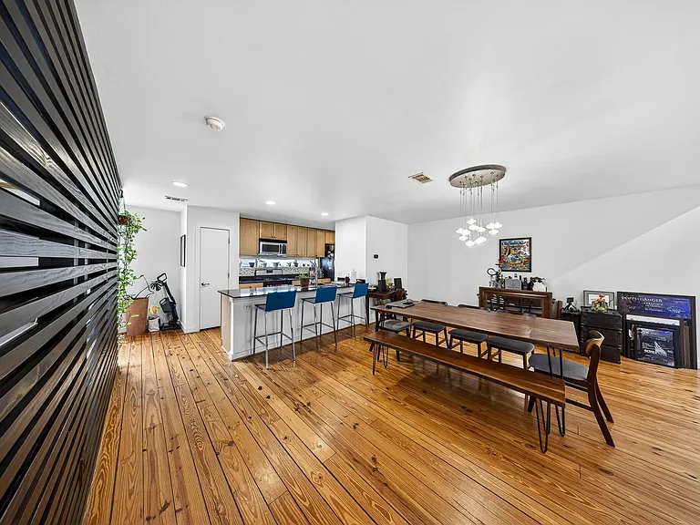 2809 Crawford St — Photo 7