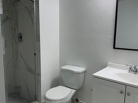 3rd image of 310 Racquet Club Rd APT 103
