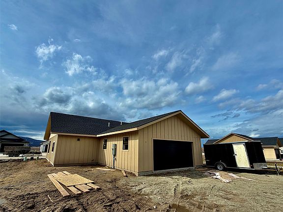 5th image of 813 Rivet Way