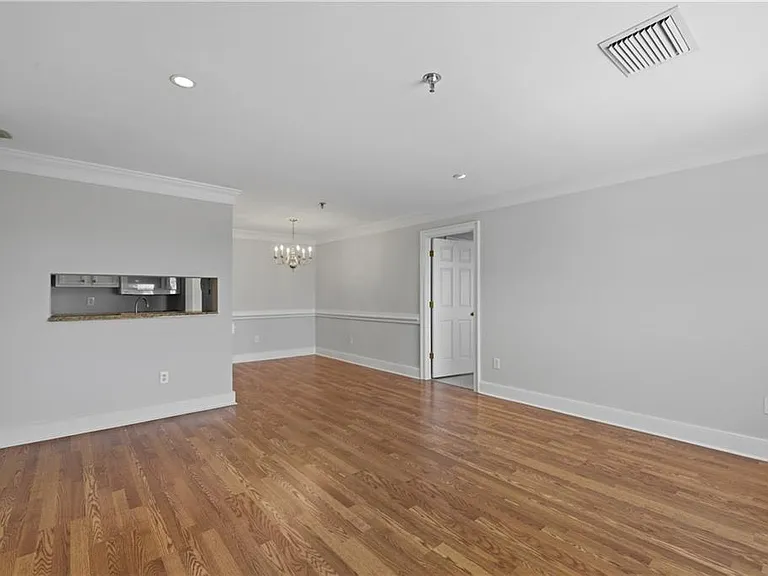 300 Johnson Ferry Rd #B915 — Photo 12