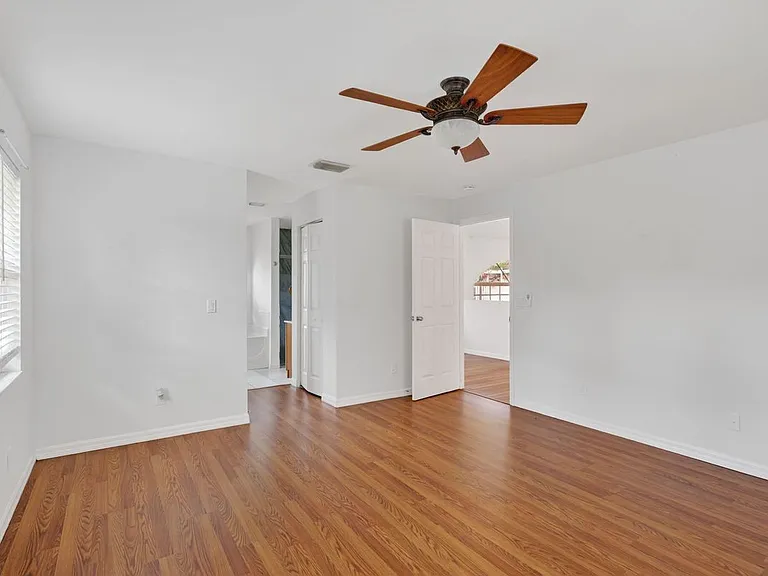 590 6th St NE — Photo 5