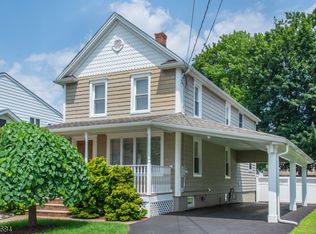 10 White Haven Pl, Bloomingdale, NJ 07403