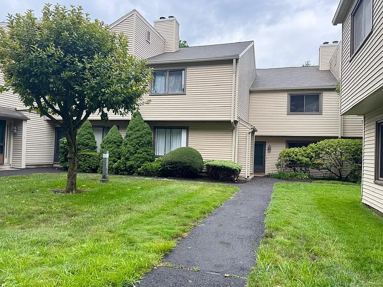 1 Horizon Dr #11 — Photo 2