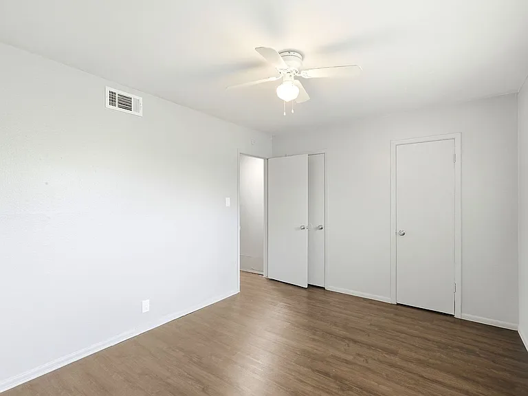 2319 Greenfield Pkwy — Photo 33