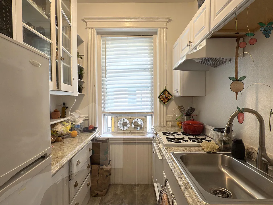 72 Kirkland St #4