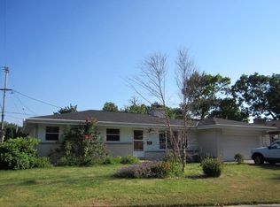 10529 W Manitoba St, West Allis, WI 53227