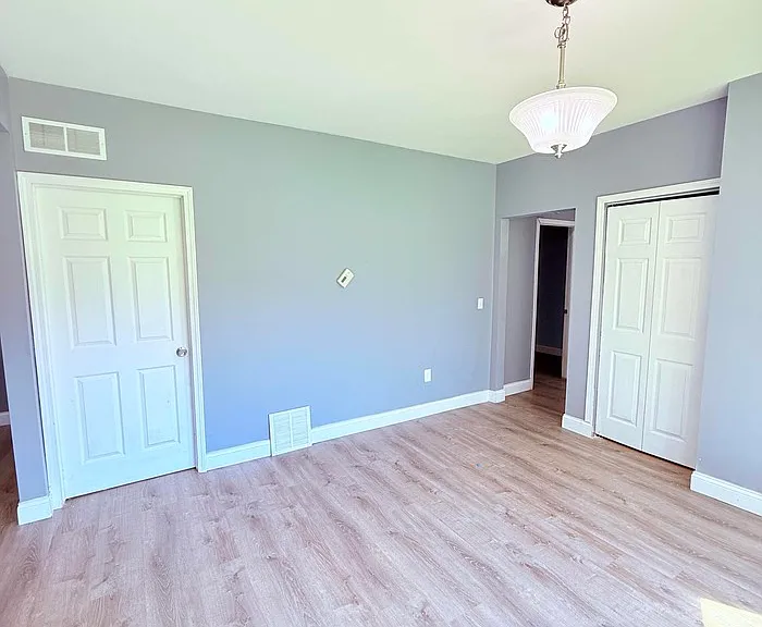 1464 Baldwin St — Photo 7