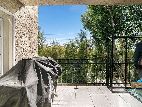 4th image of 6481 Kanan Dume Rd