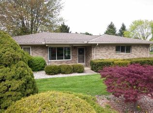 1526 McManus Rd, Troy, MI 48084