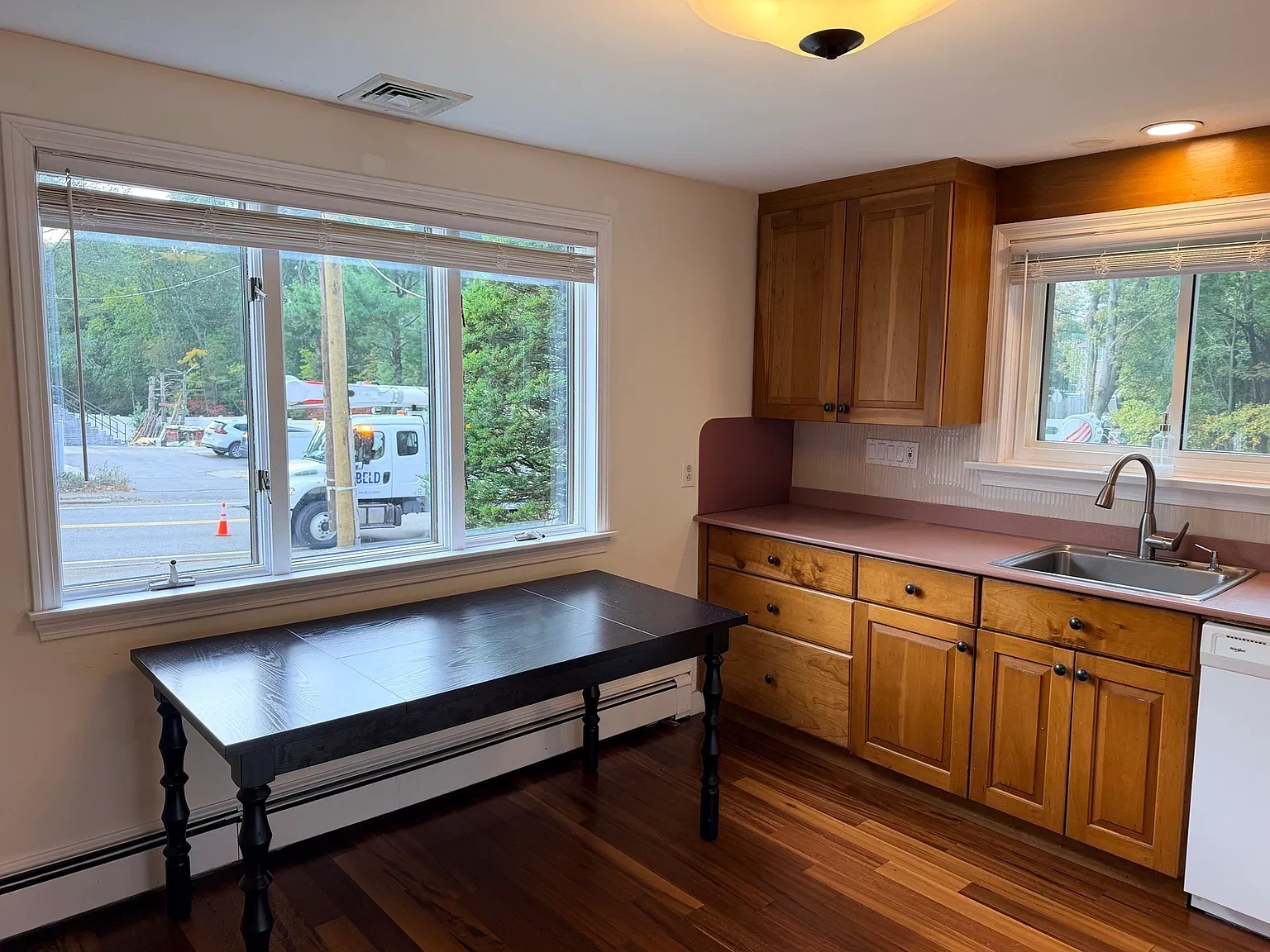 3 bed, 2.0 bath, 1651 sqft, $2,950 — Photo 4