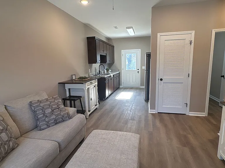 404 Cedar Lane — Photo 9
