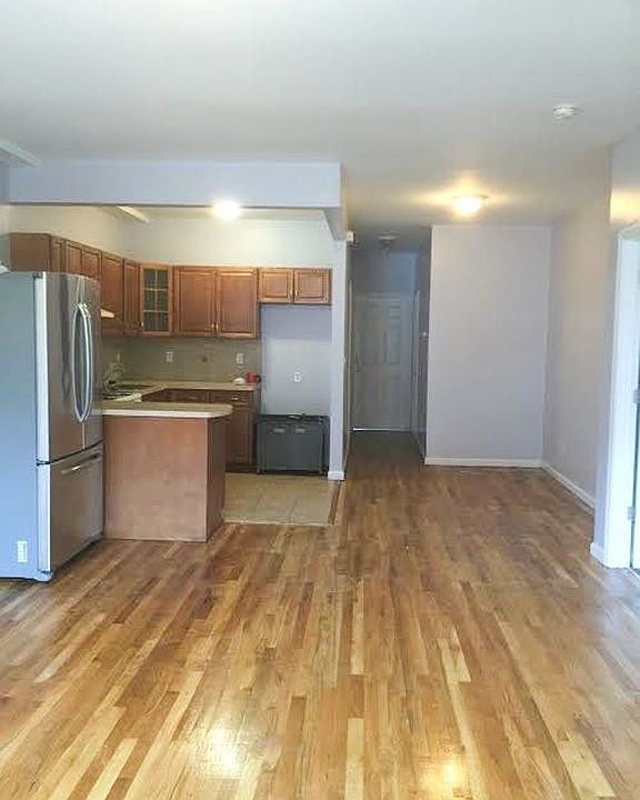 1st image of 387 Sumpter St #6
