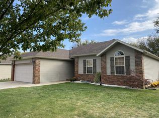 316 N Cherokee Trl, Clever, MO 65631
