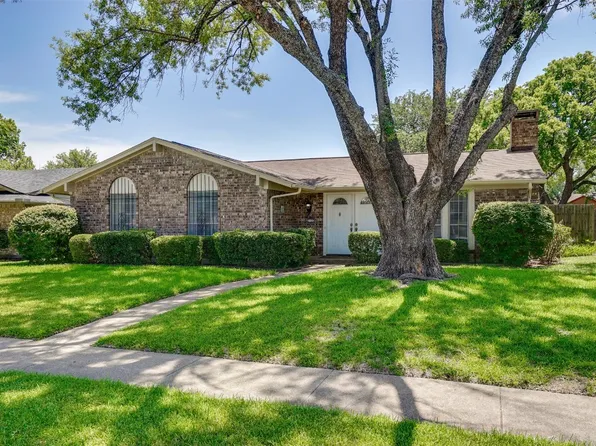 2122 Village Green Dr, Garland, TX 75044
