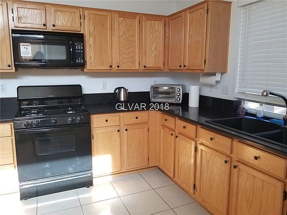 3rd image of 6934 Wineberry Dr
