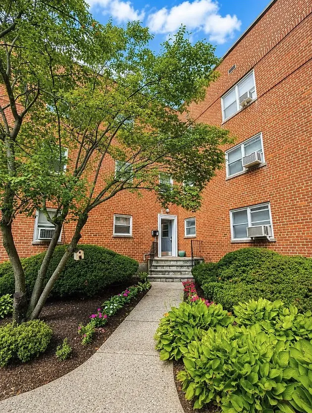 1 bed, 750 sqft, $2,350 — Photo 1