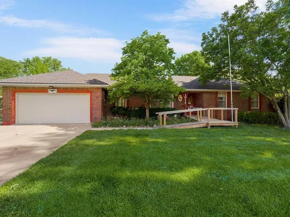 1012 SE 2nd Ter, Lees Summit, MO 64063