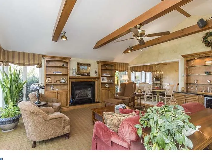 1512 Temple Dr — Photo 8