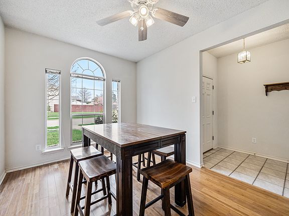 2nd image of 1306 Woodmont Dr