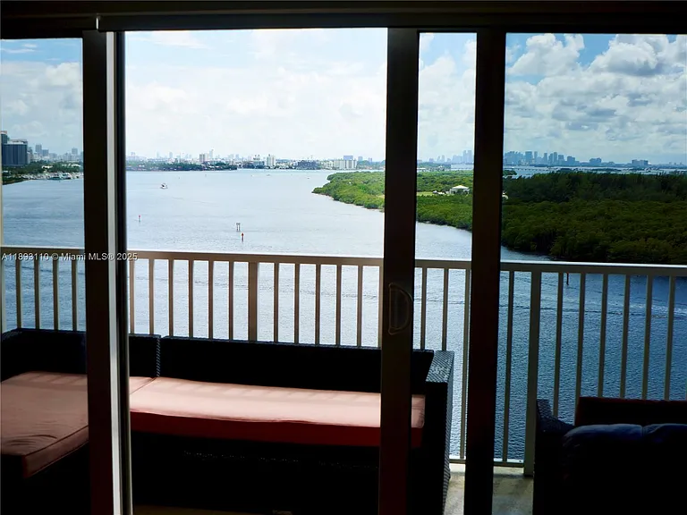 300 Bayview Dr #1206 — Photo 16
