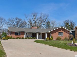 12106 Leavenworth Rd, Omaha, NE 68154