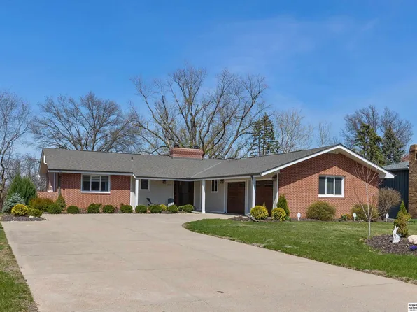 12106 Leavenworth Rd, Omaha, NE 68154