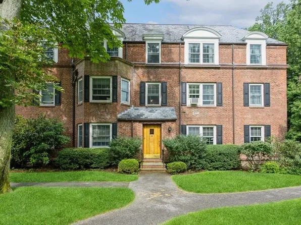 765 N Broadway #10C, Hastings-on-Hudson, NY 10706