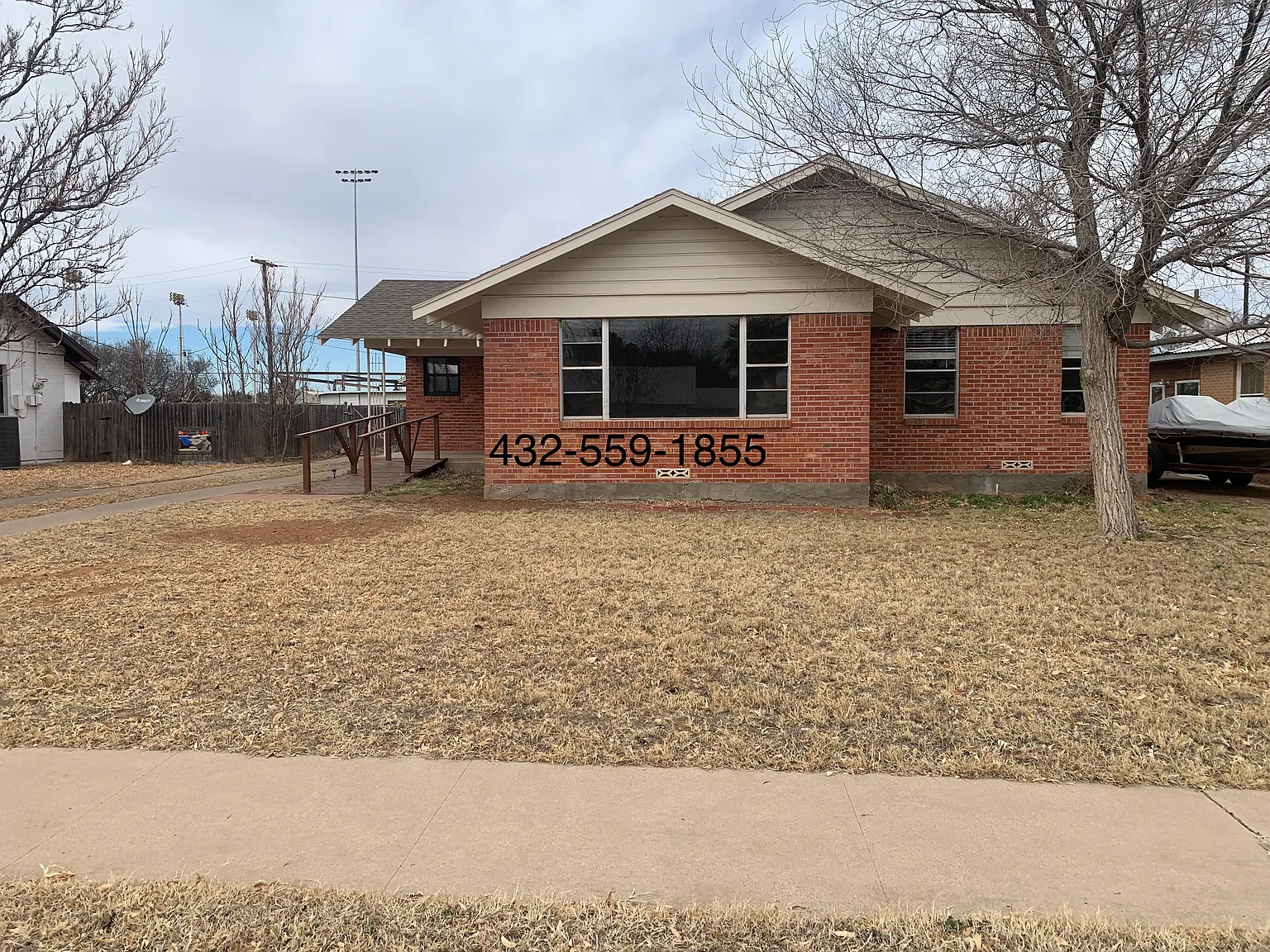3 bed, 1221 sqft, $2,100 — Photo 1