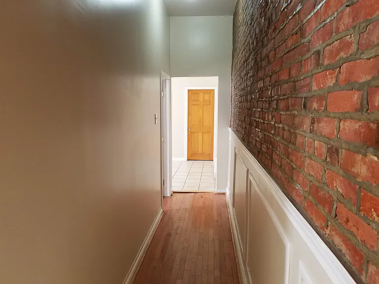 1323 W Butler St #1 — Photo 10
