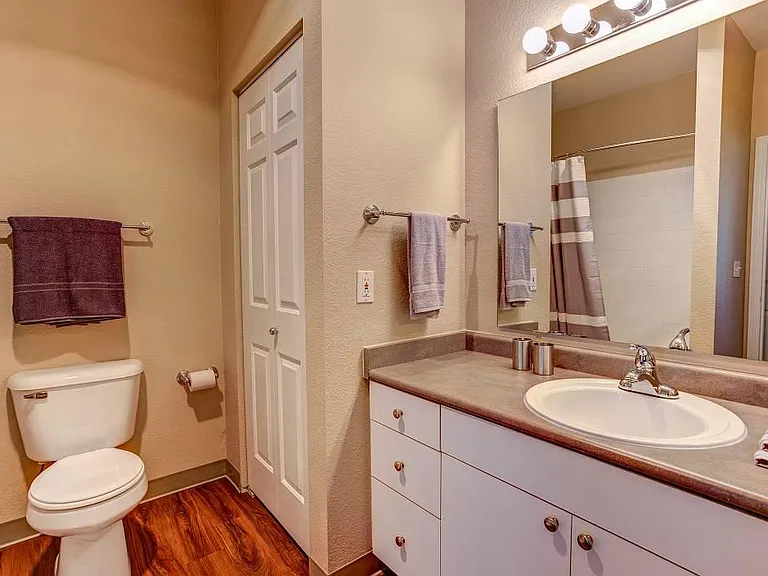 Commons at Verandas in Tanasbourne Apartments — Photo 31