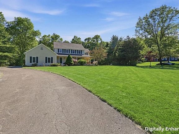2nd image of 27 Greentree Ln