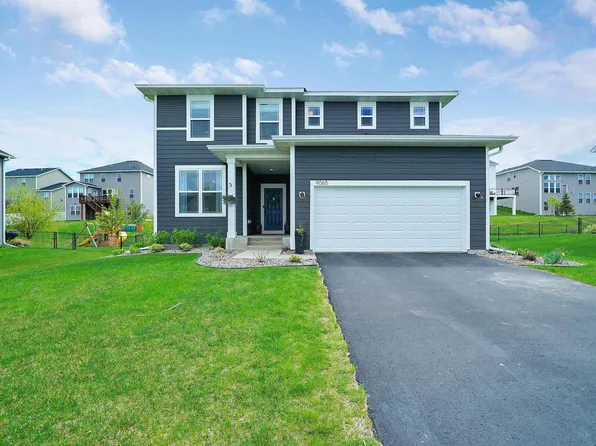 9065 Lakeside Dr, Victoria, MN 55386